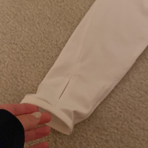 White under armor Long sleeve “cold gear” - Picture 2 of 3